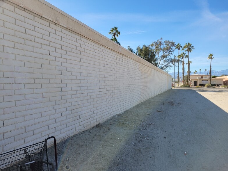 More Photos Of 45902 Oasis St, Indio Medical For Lease