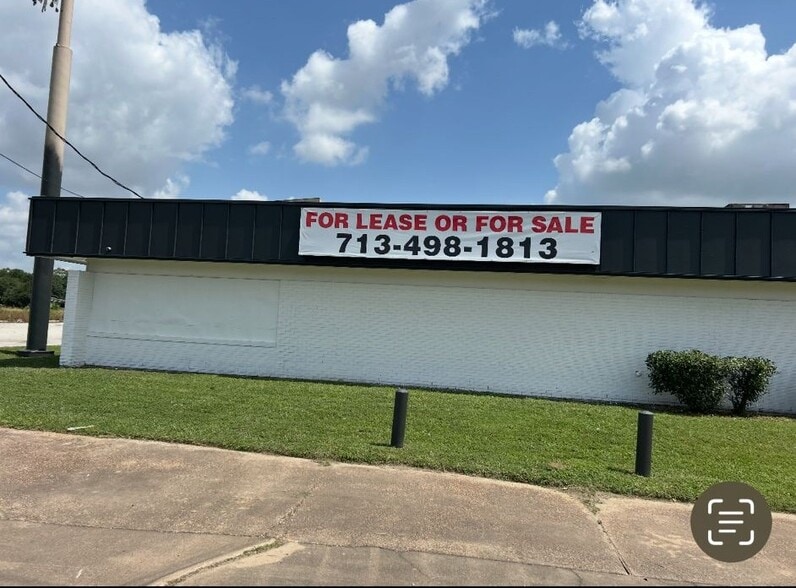 More Photos Of 13131 East Fwy, Houston Freestanding For Sale