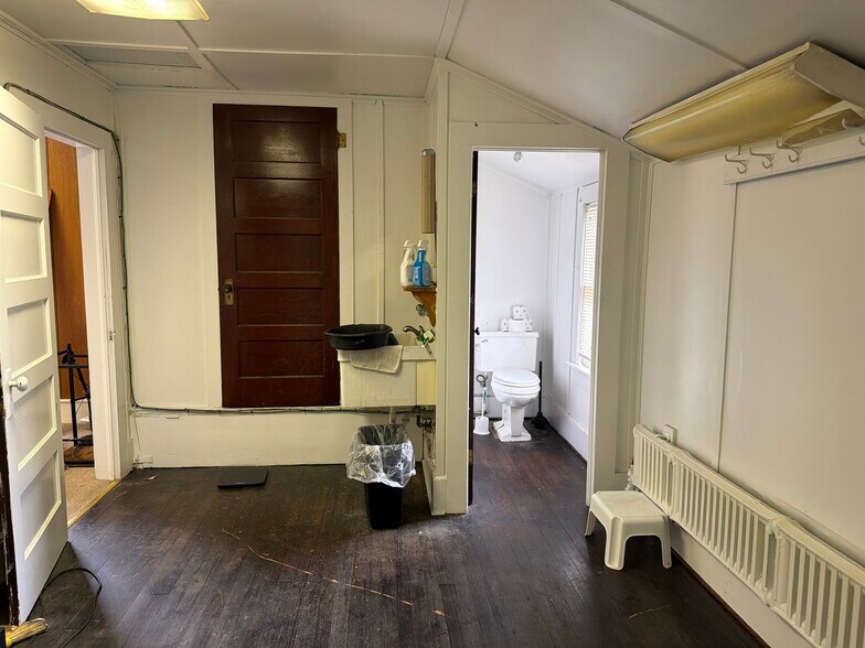 More Photos Of 105 W Catherine St, Milford Office For Sale