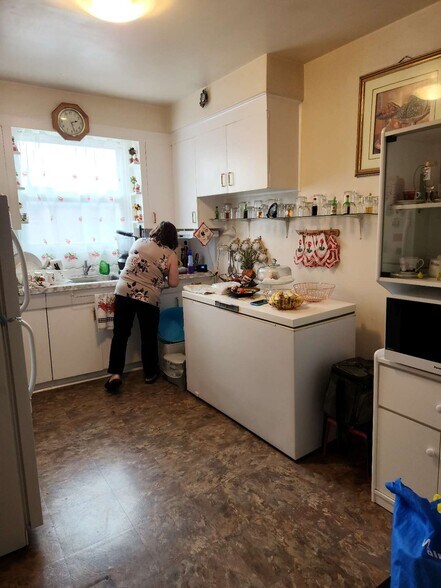 More Photos Of 50 Amherst Av, Toronto Apartments For Sale