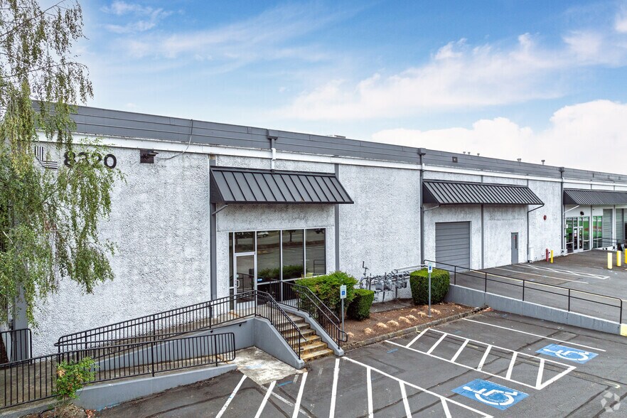 More Photos Of 8320 S 208th St, Kent Warehouse For Lease