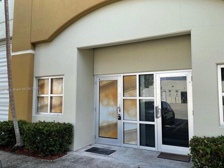 More Photos Of 1845 NW 112th Ave, Miami Light Manufacturing For Sale