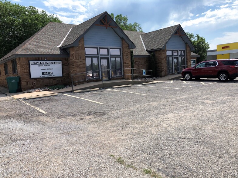 Primary Photo Of 1100 SE Louis Dr, Mulvane Medical For Sale