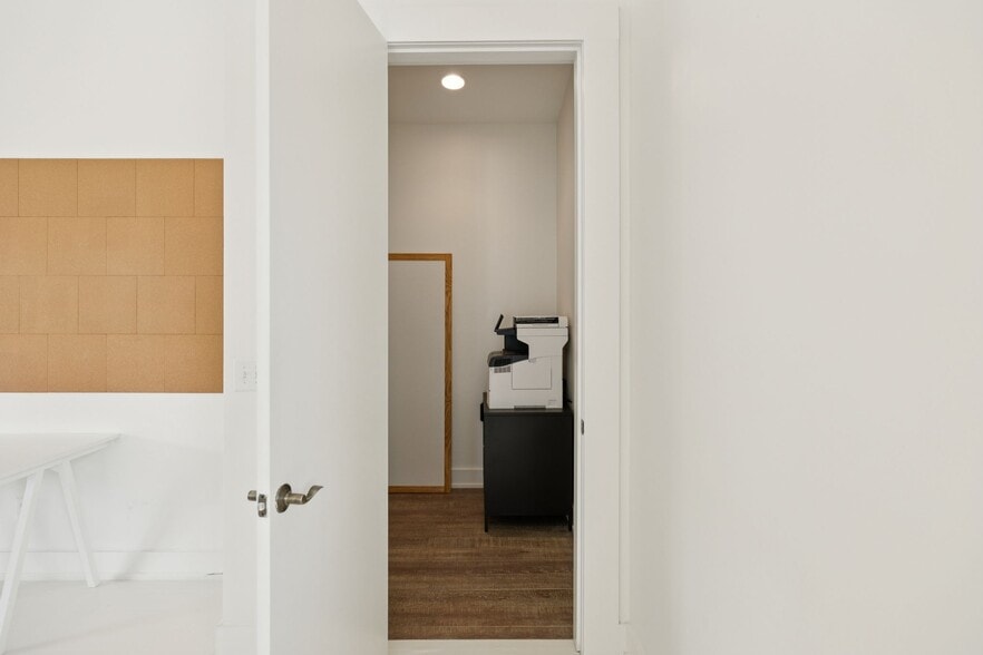 More Photos Of 2517 White Ave, Nashville Office Residential For Sale