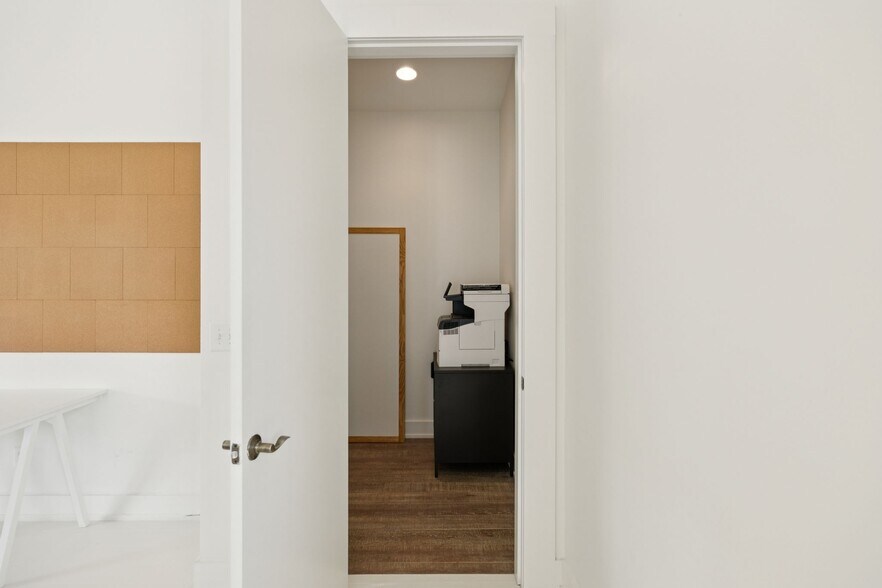 More Photos Of 2517 White Ave, Nashville Office Residential For Sale