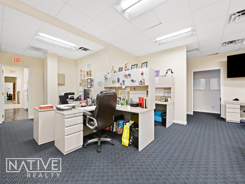 More Photos Of 533 NE 13th St, Fort Lauderdale Storefront Retail Office For Sale