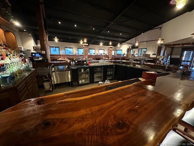 More Photos Of 207 Commerce Dr, Wewoka Restaurant For Sale