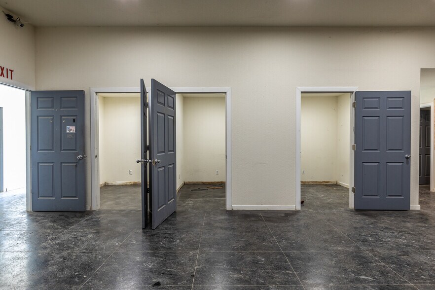 More Photos Of 118 Monroe St., Itasca Office For Lease