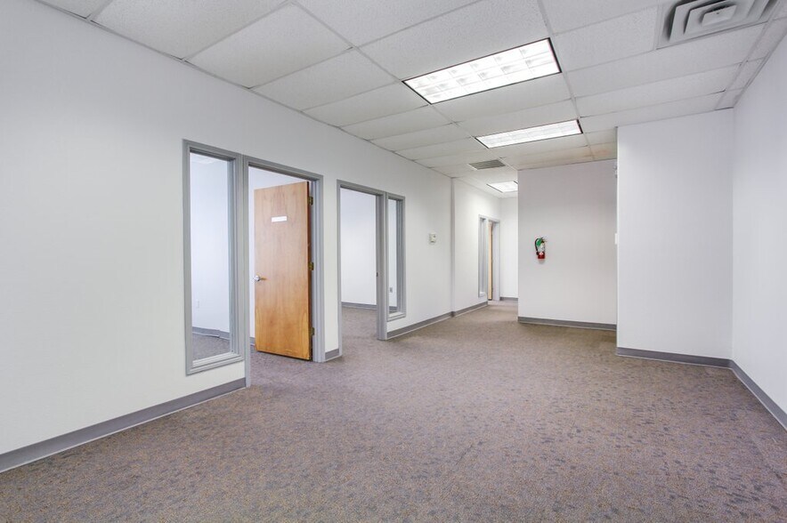 More Photos Of 1921 Corporate Dr, San Marcos Office For Lease