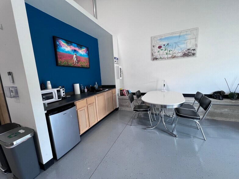 More Photos Of 7601 S Congress Ave, Austin Warehouse For Lease