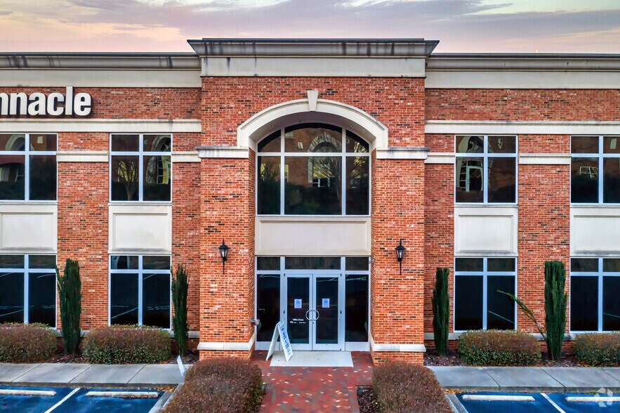 More Photos Of 108 Gateway Blvd, Mooresville Office For Lease