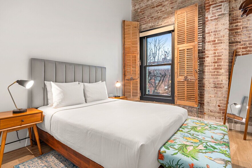 More Photos Of 400 South Main Street, Memphis Hotel For Sale