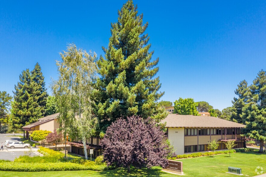 Primary Photo Of 2500 Sand Hill Rd, Menlo Park Office For Lease