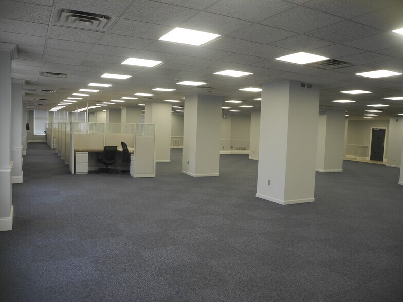 More Photos Of 1102 Third Ave, Huntington Office For Lease