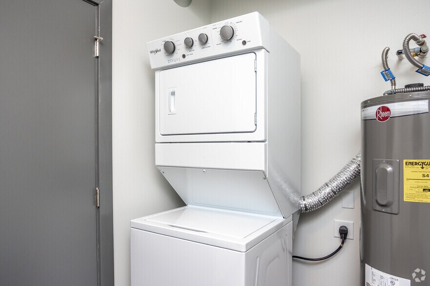 More Photos Of 1261 8th St, West Des Moines Apartments For Lease