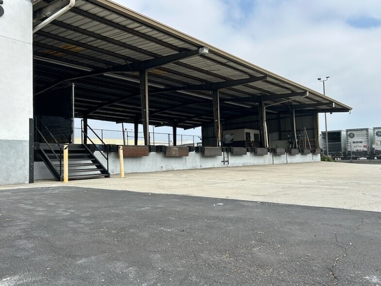 More Photos Of 1115 S Taylor Ave, Montebello Truck Terminal For Lease