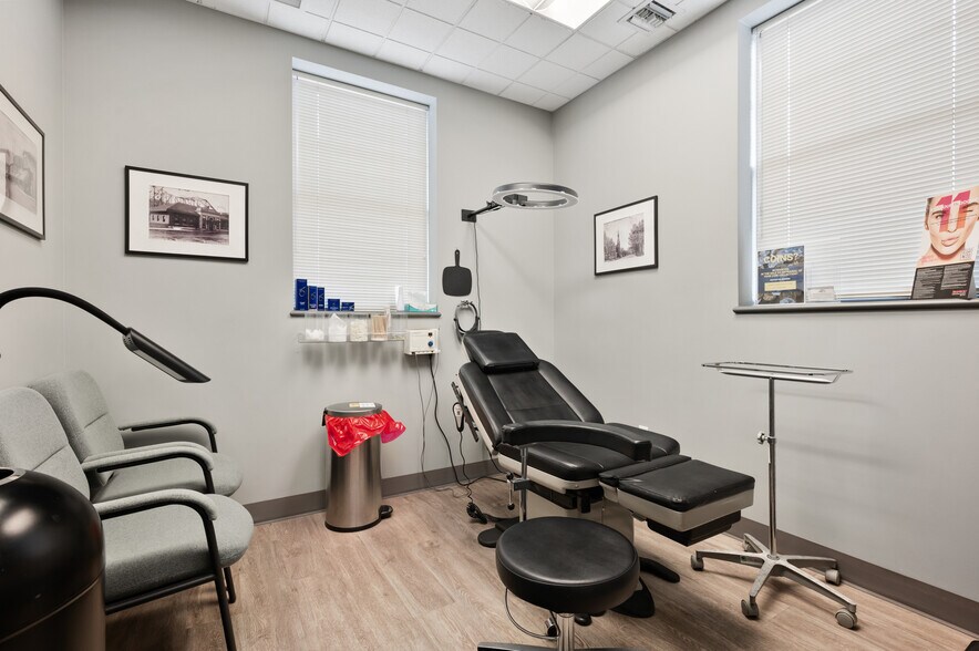 More Photos Of 500 Chadwick St, Sewickley Medical For Sale