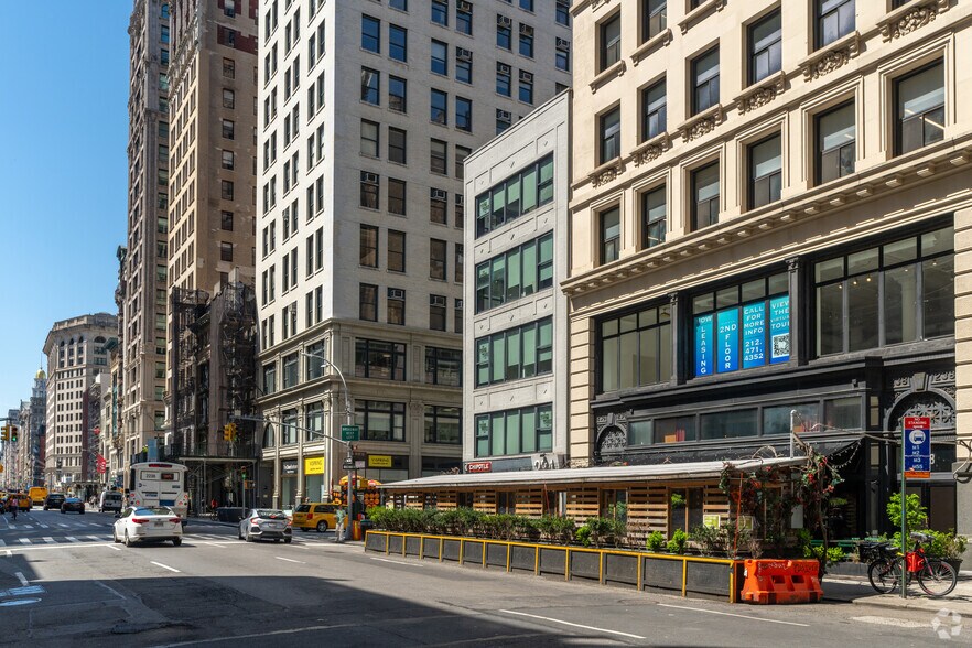 More Photos Of 234 Fifth Ave, New York Coworking Space