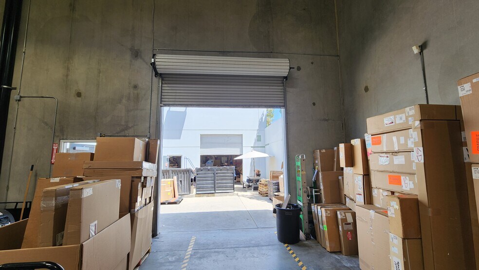 More Photos Of 13851 Danielson St, Poway Warehouse For Sale