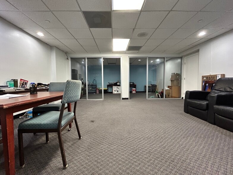 More Photos Of 2055 Liberty St, Hollywood Service For Sale