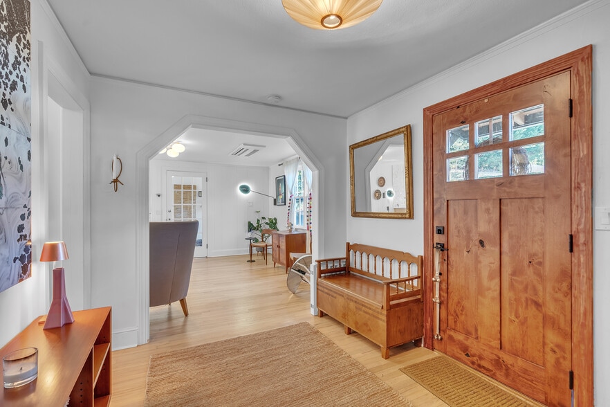 More Photos Of 35 Wilcox Rd, Tryon Apartments For Sale