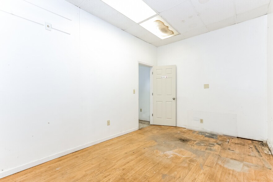 More Photos Of 50 N 4th St, Columbia Storefront Retail Residential For Lease