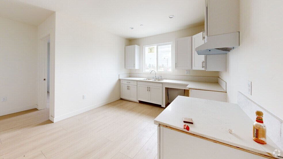 More Photos Of 8717 S Central Ave, Los Angeles Apartments For Sale