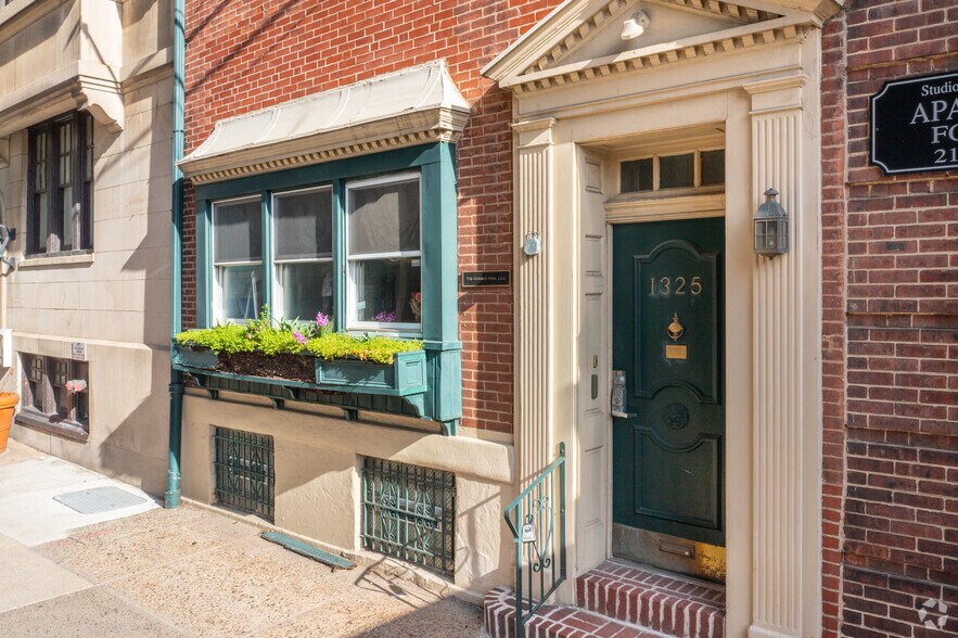 More Photos Of 1325 Spruce St, Philadelphia Hotel For Sale