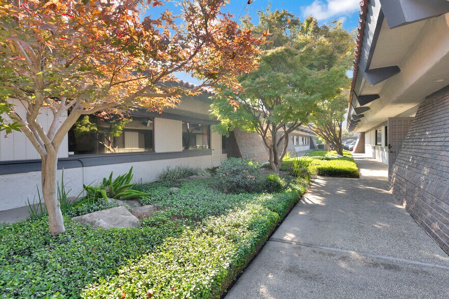 More Photos Of 5777 N Fresno St, Fresno Medical For Sale