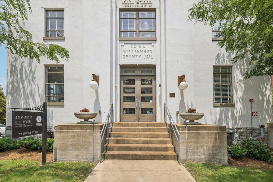 More Photos Of 112 Bridge St, Franklin Office For Sale