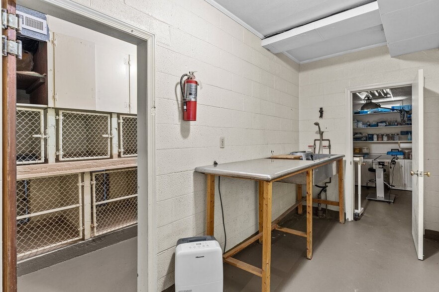 More Photos Of 3522 James B White Hwy, Whiteville Veterinarian Kennel For Sale
