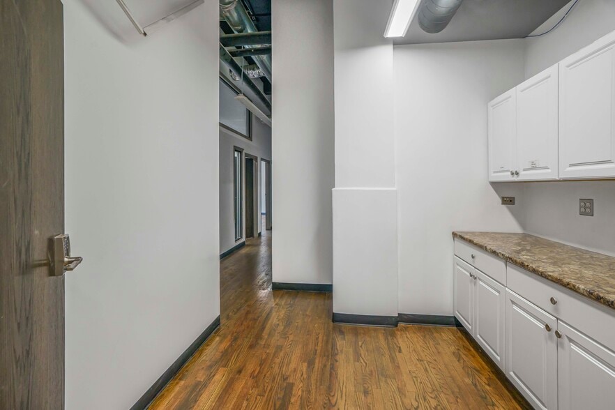 More Photos Of 161 W Harrison St, Chicago Apartments For Sale