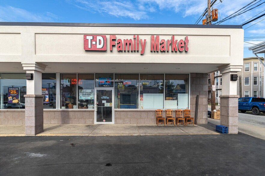 More Photos Of 407-411 Cabot St, Beverly Unknown For Lease