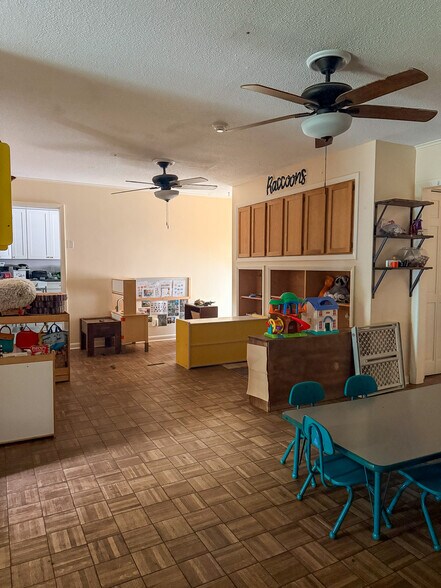 More Photos Of 11749 Snyder Rd, Knoxville Daycare Center For Sale