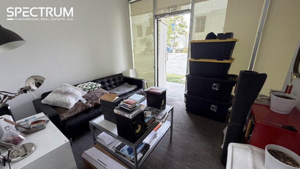 More Photos Of 26370 Diamond Pl, Santa Clarita Light Distribution For Lease
