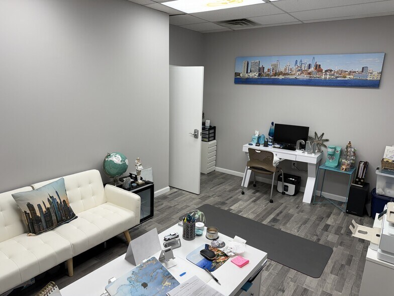 More Photos Of 290 Andrews Rd, Trevose Flex For Lease