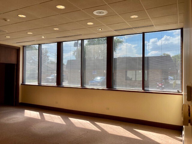 More Photos Of 6225 W Touhy Ave, Chicago Medical For Lease