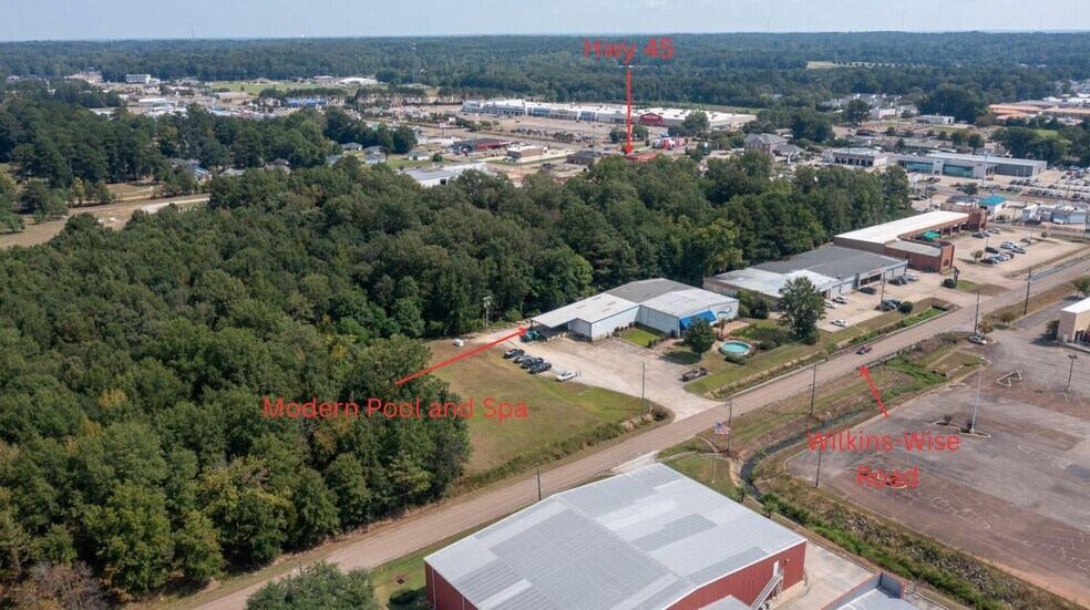 More Photos Of 415 Wilkins Wise Rd, Columbus Showroom For Sale