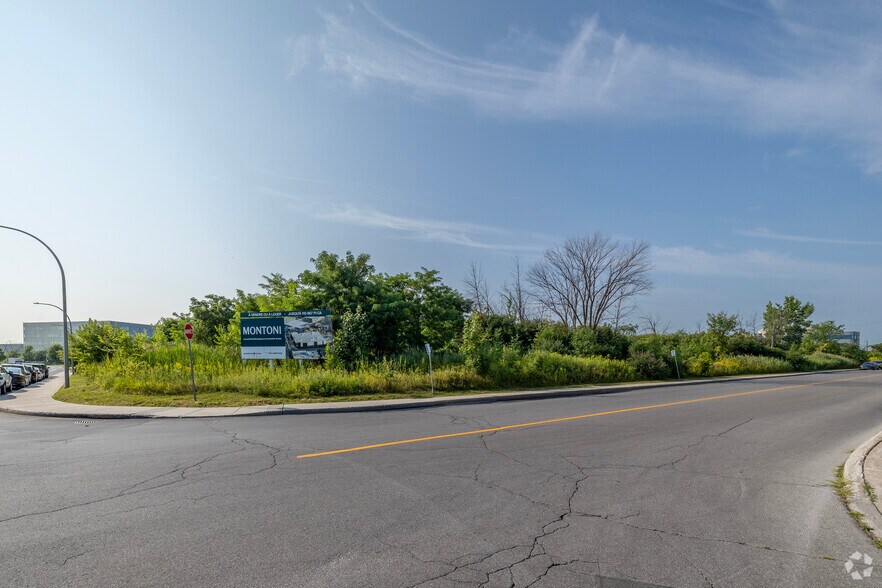 Primary Photo Of 2050 Rue Cohen, Montréal Manufacturing For Lease