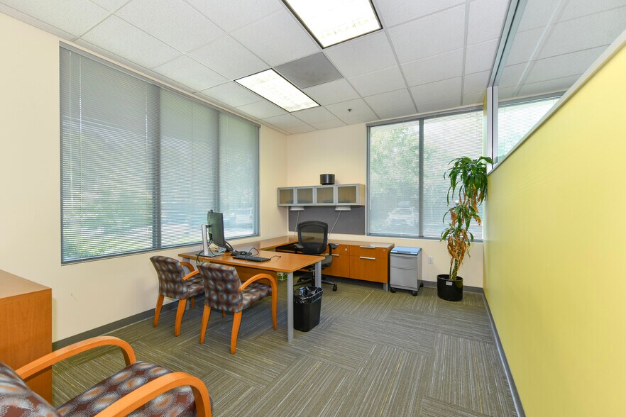 More Photos Of 899 Adams St, Saint Helena Office For Sale