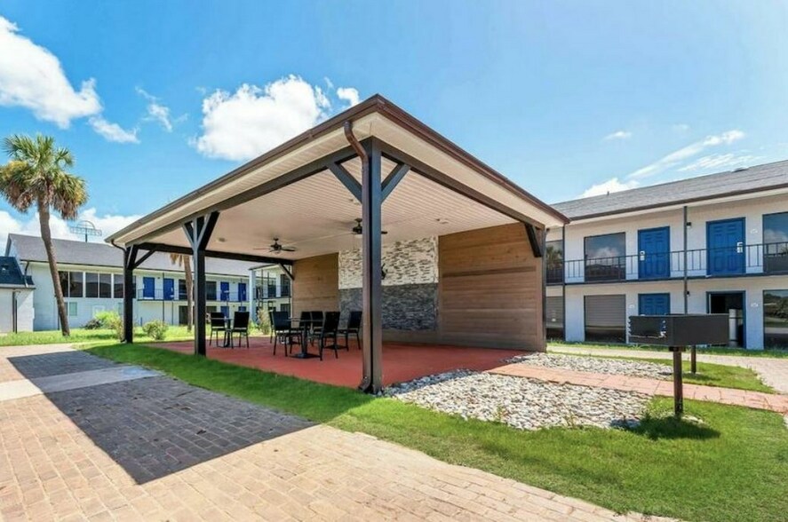 More Photos Of 2016 E 16th Ave, Cordele Apartments For Sale