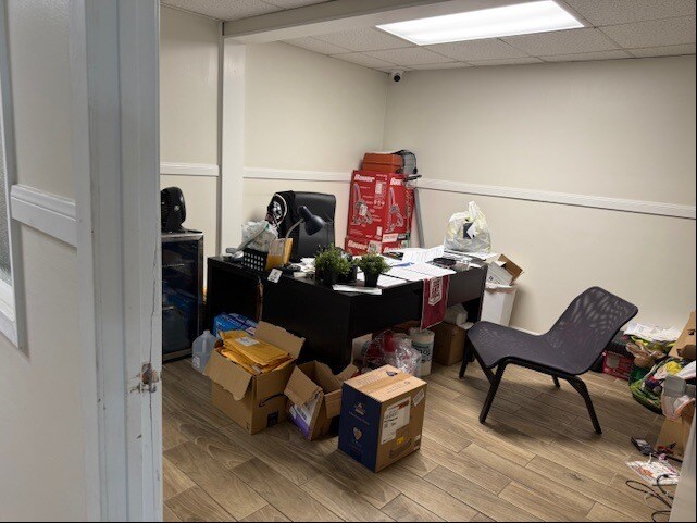 More Photos Of 9321 Meldrum Ln, Houston Light Distribution For Lease