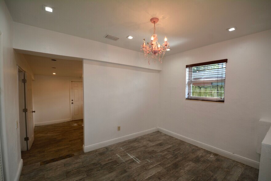 More Photos Of 16921 NE 6th Ave, North Miami Beach Office For Sale