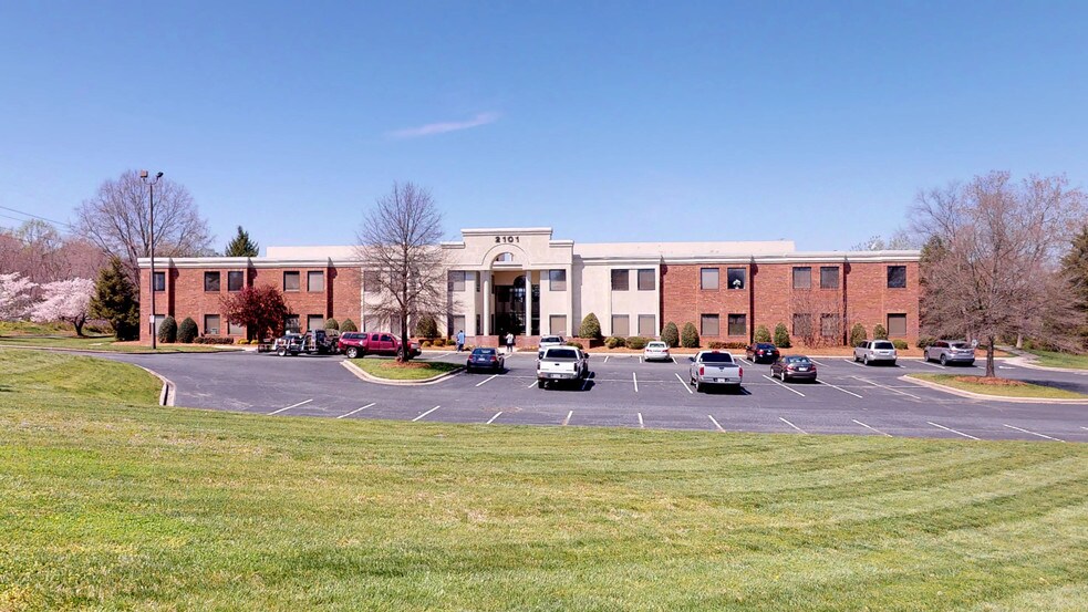 More Photos Of 2101 N Sardis Rd, Charlotte Office For Lease