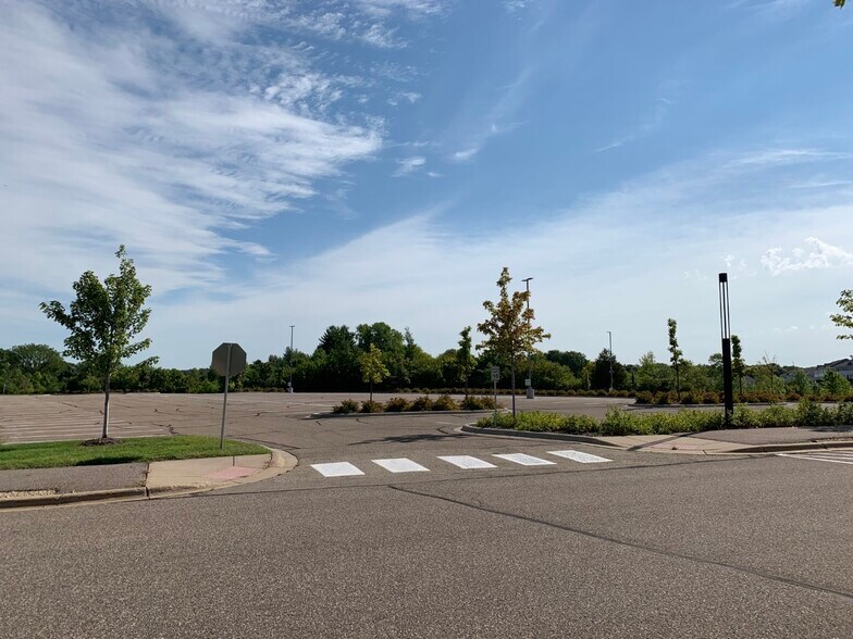 More Photos Of 3000 Ames Crossing Rd, Eagan Research And Development For Sale