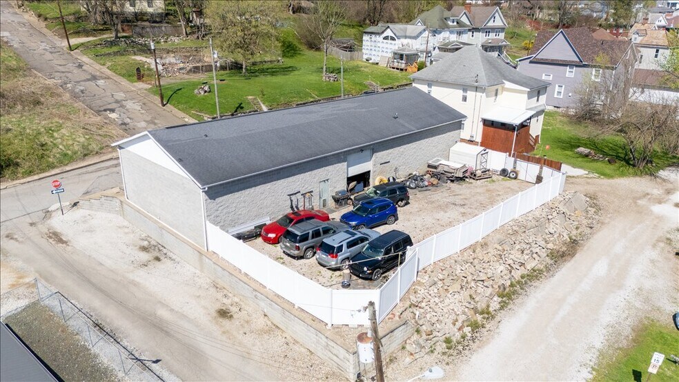More Photos Of 705 7th St, Parkersburg Auto Dealership For Sale