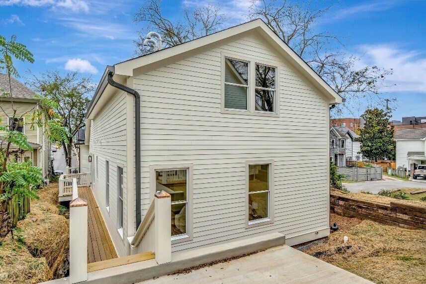 More Photos Of 1406 5th Ave N, Nashville Office For Sale