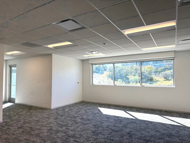 More Photos Of 20327 W Interstate 10, San Antonio Office For Lease