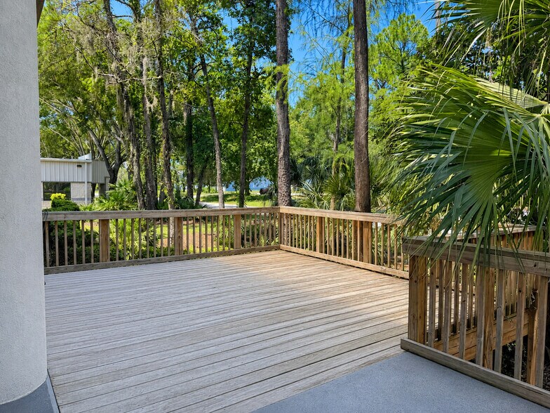 More Photos Of 7076 Davis Creek Rd, Jacksonville Warehouse For Lease