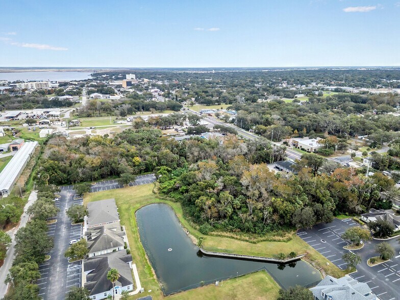 More Photos Of 1640 Lexington Green Ln, Sanford Medical For Lease